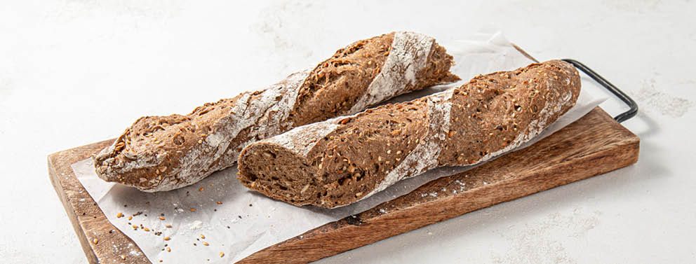 BAGUETTE AU MÉLANGE DE CÉRÉALES ET LEVAIN / SOURDOUGH CEREAL MIX BAGUETTE 